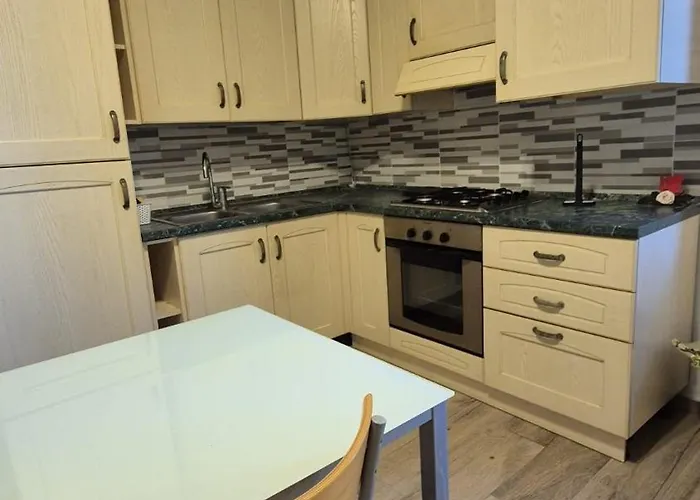 San Luca Tramuschio 5 People Cucina