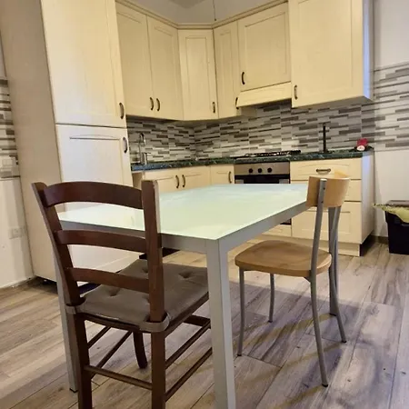 San Luca Tramuschio 5 People Cucina * Mirandola